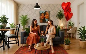 Sara - Stylish Apt With Balcony Near Piata Obor